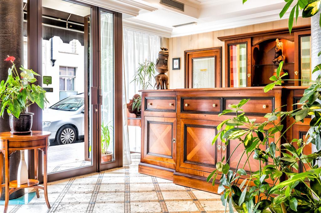 Hotel Montparnasse Parigi