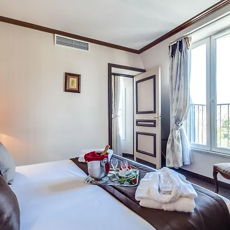 Montparnasse Hotel 4*