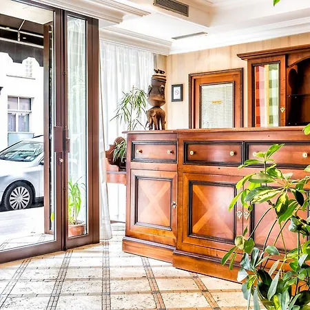 Hotel Montparnasse Parigi