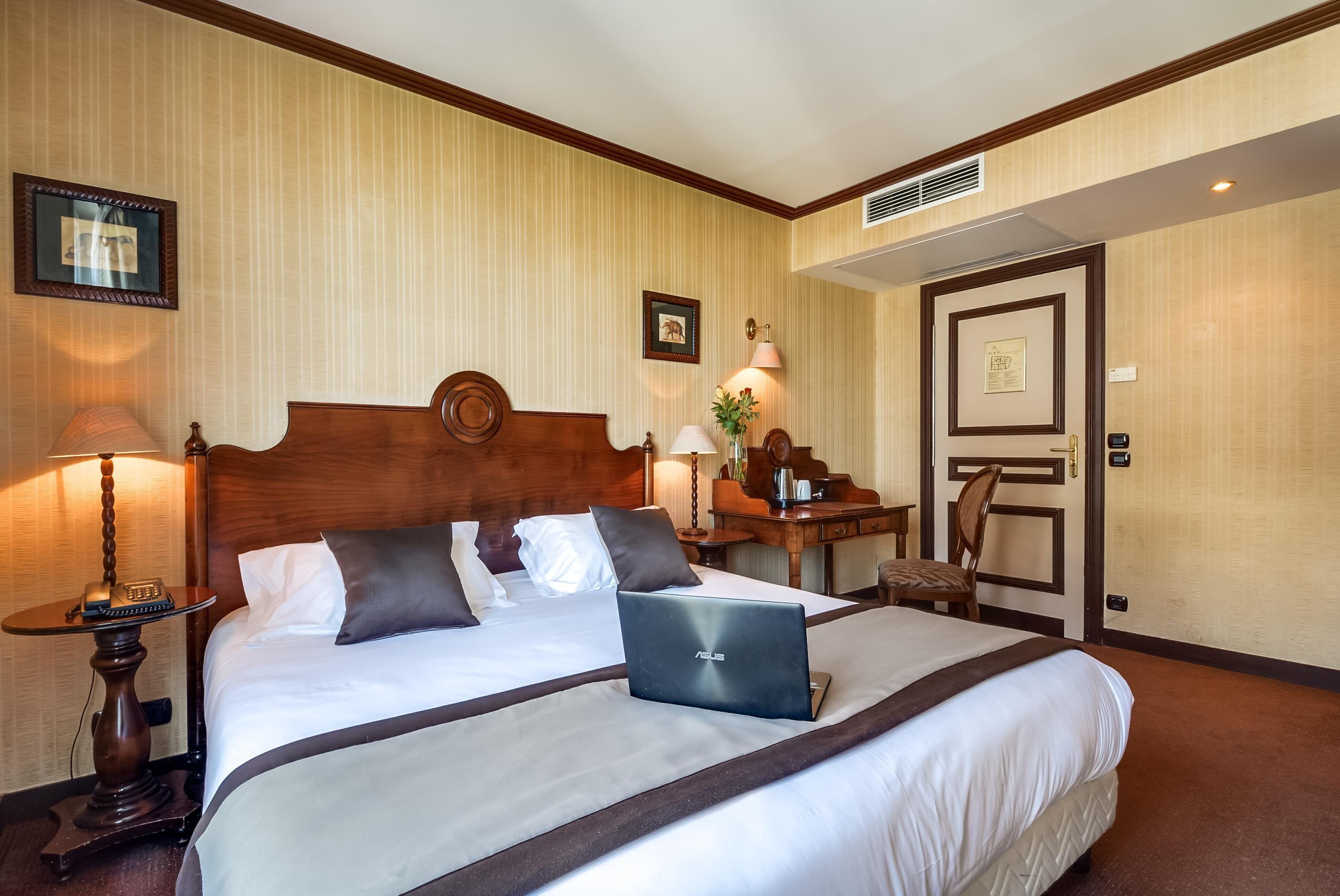 Montparnasse Hotel 4*